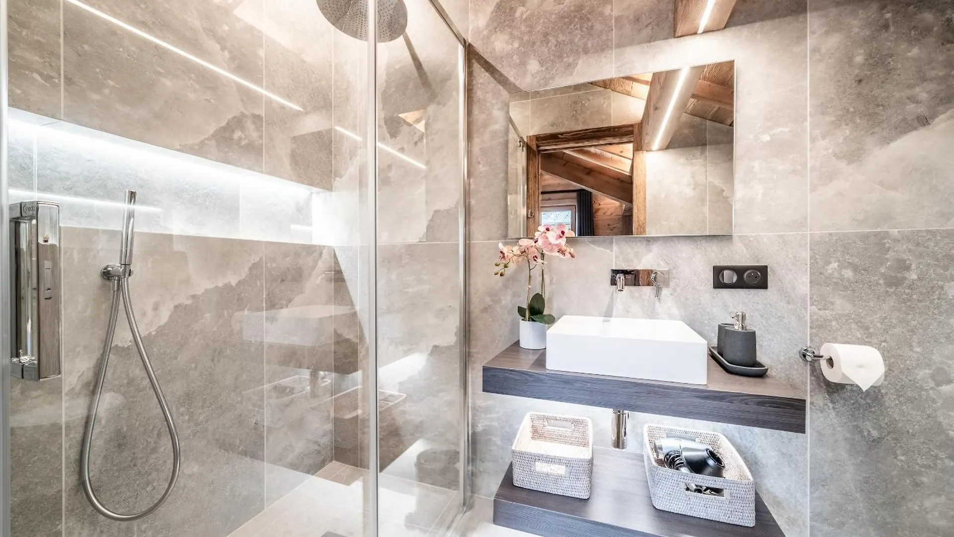 Chalet Kerasia Morzine - By Emerald Stay